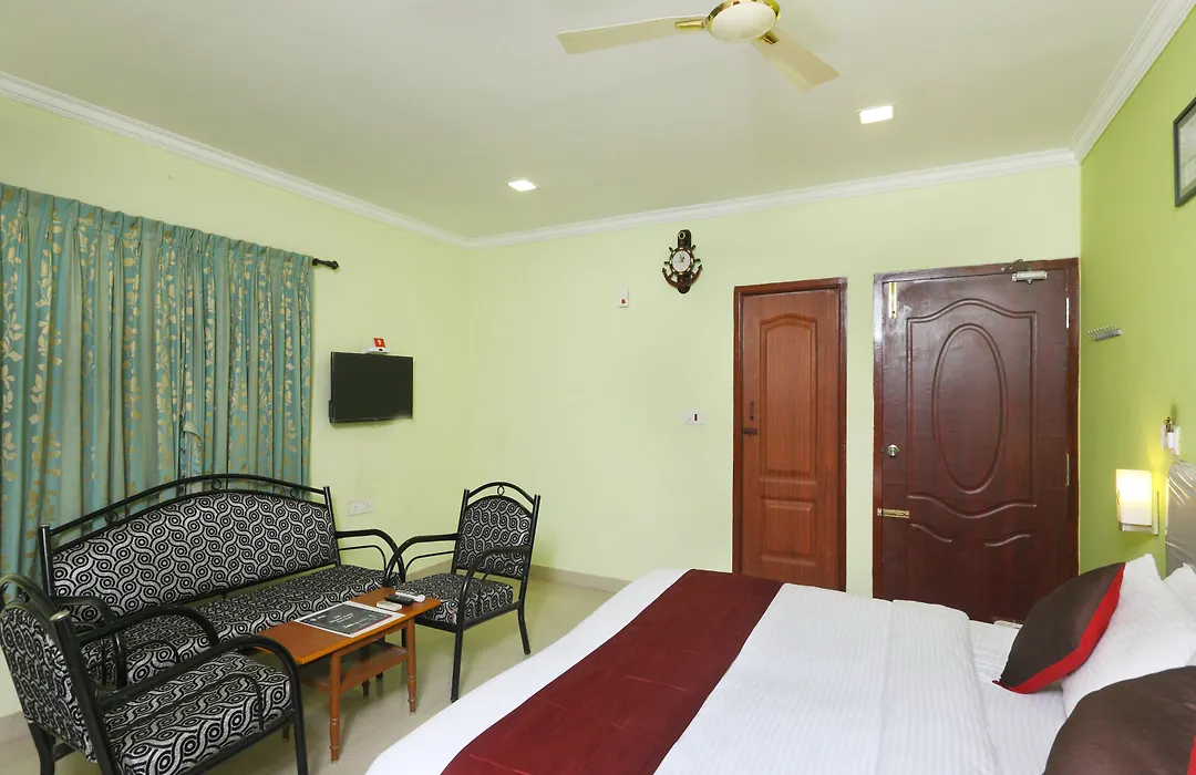 Fabhotel Mnr Grand-1